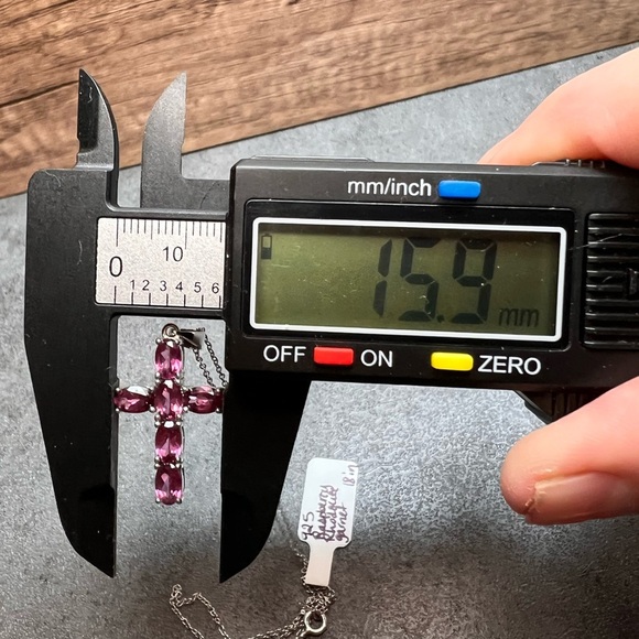 Raspberry rhodolite garnet cross pendant and chain necklace in sterling silver - Picture 14 of 16